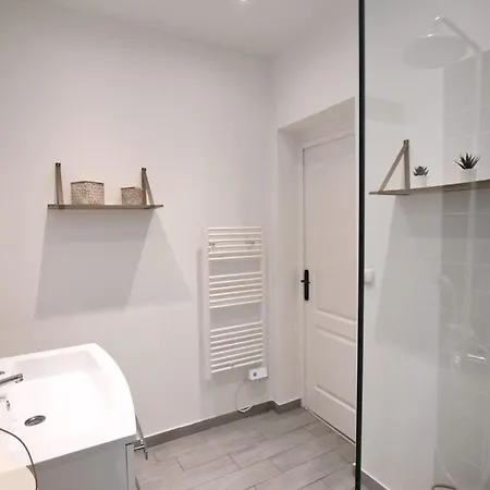 펜션 La Maison Citadine, Avec Garage